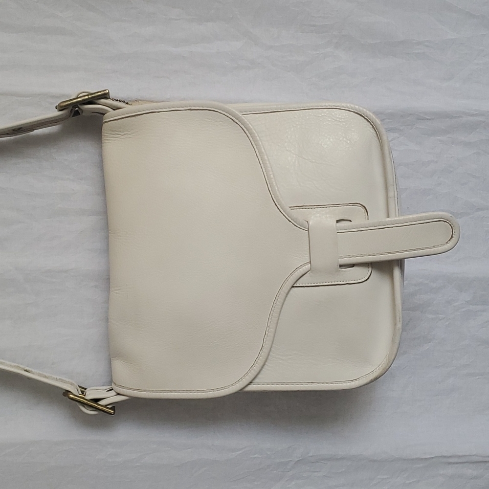 COPY - Vintage Courier